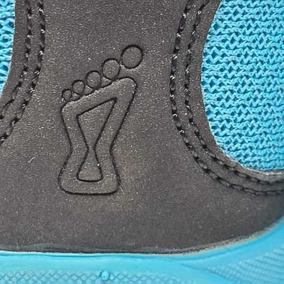 INOV-8 Terraclaw 250 Trail Running Shoes Standard Fit Blue Berry Women's 7 NEW - Picture 11 of 15